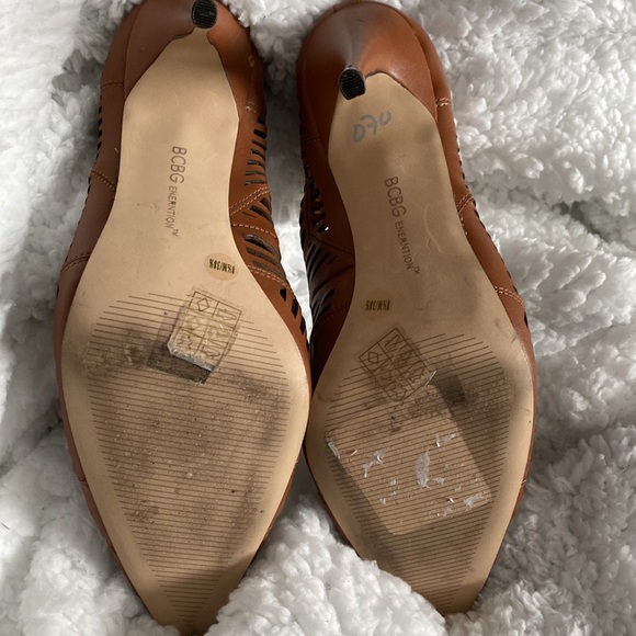 3 for $20 💜 BCBGeneration Pumps - Picture 5 of 9